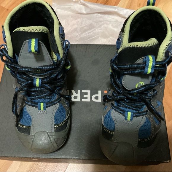 Merrell boys shoes - Picture 2 of 3
